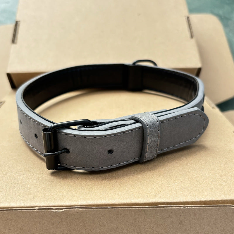 Vegetable-tanned leather dog collar